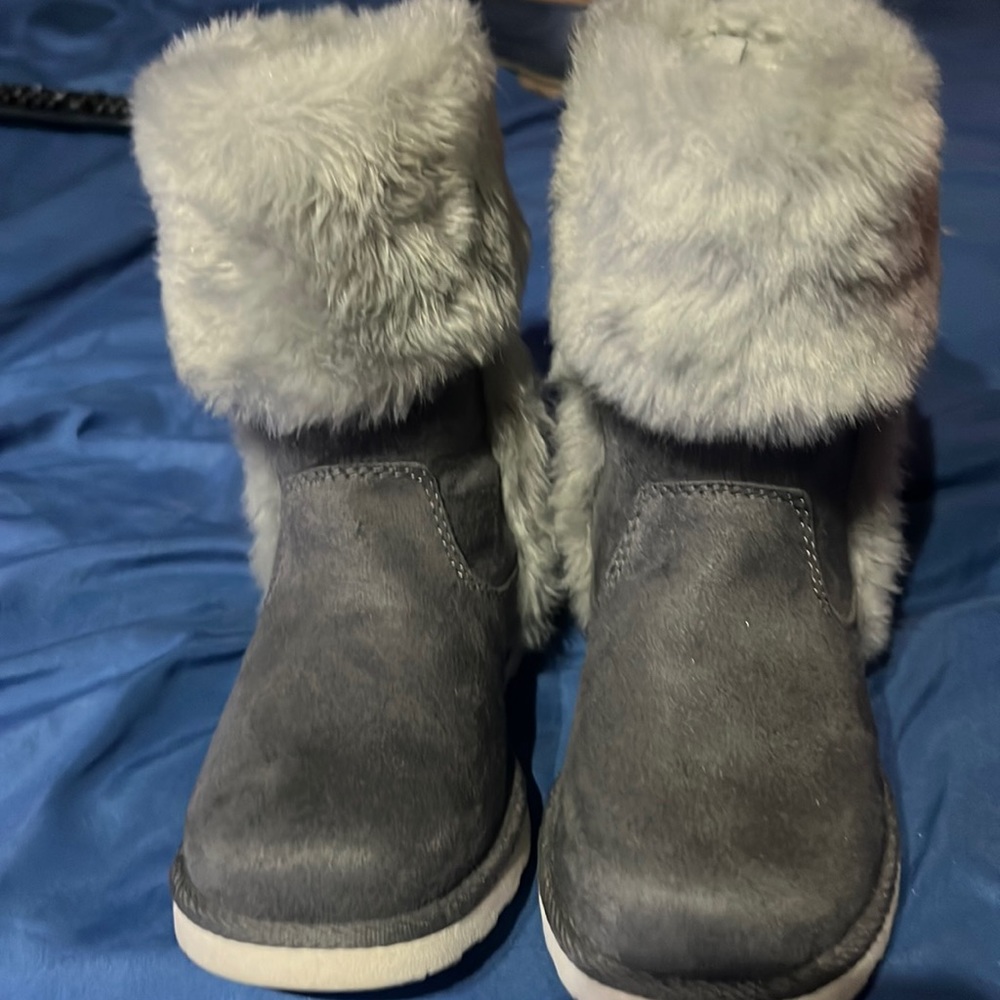 Gap kids. Size 12. Dark gray with fur